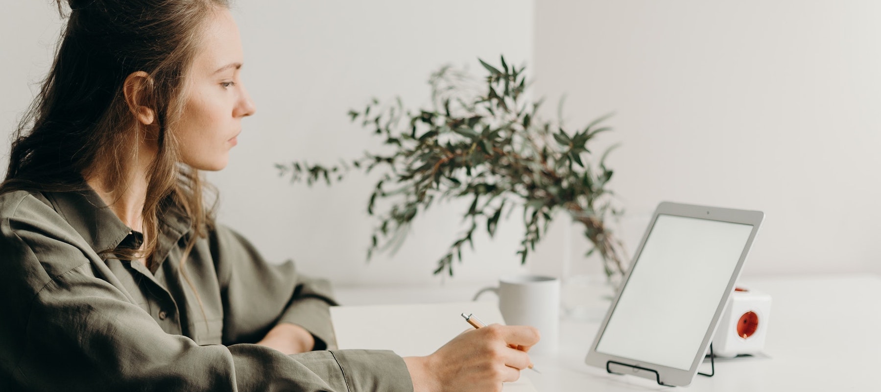 Stand up and protect yourself from the harms of desk jobs Dr Peter